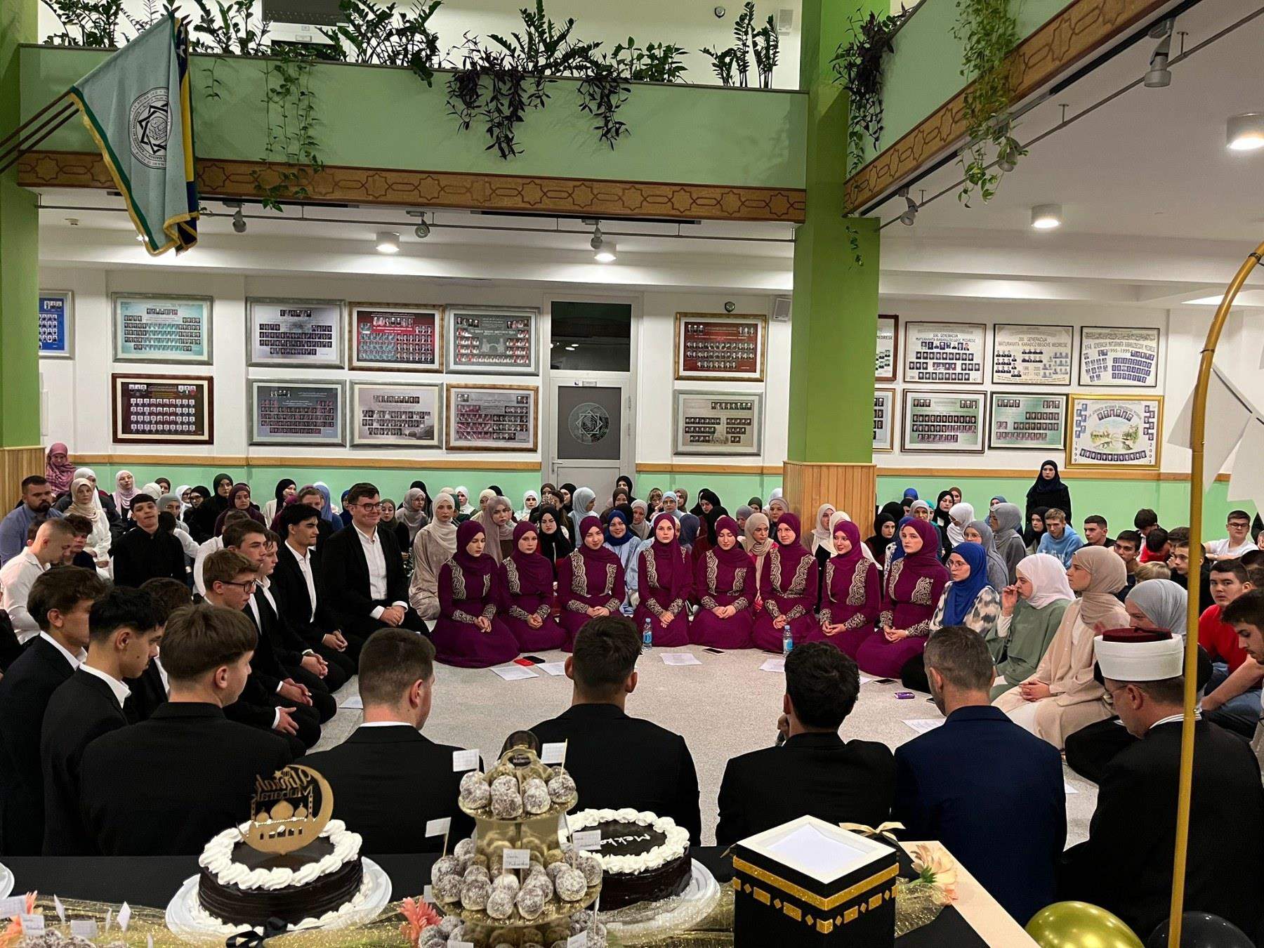 U 5.jpg - Maturanti Karađoz-begove medrese putuju na umru